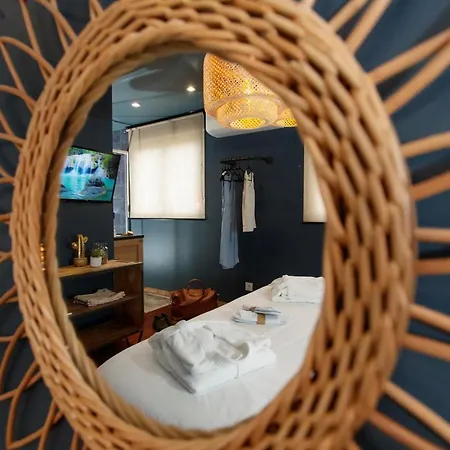 Sweety Loft Romantique Avec Jacuzzi Love hôtel *