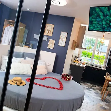 Sweety Loft Romantique Avec Jacuzzi מלון אהבה